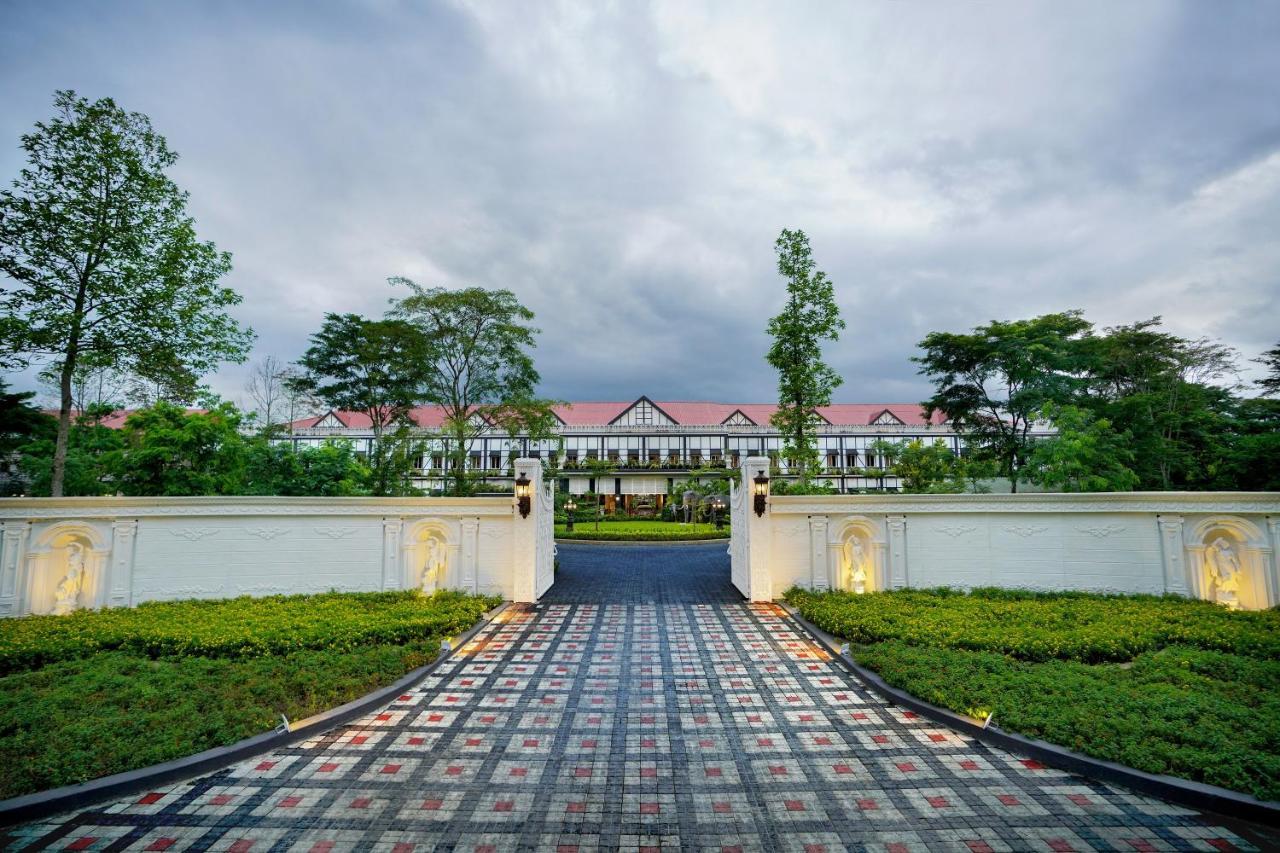 MAYFAIR Tea Resort Siliguri Exterior foto
