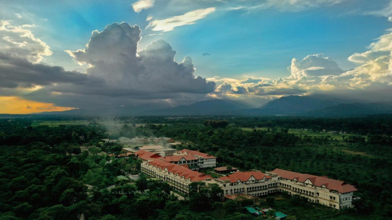 MAYFAIR Tea Resort Siliguri Exterior foto